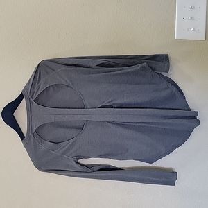 Long sleeve grey cutout under armour workout shirt